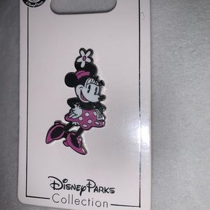 Minnie Mouse collectors pin